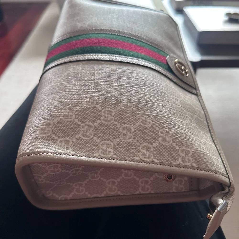 Gucci GG Supreme Portfolio - Picture 5 of 7